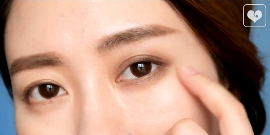 手残怎么画眼影,手把手教你四种眼影画法