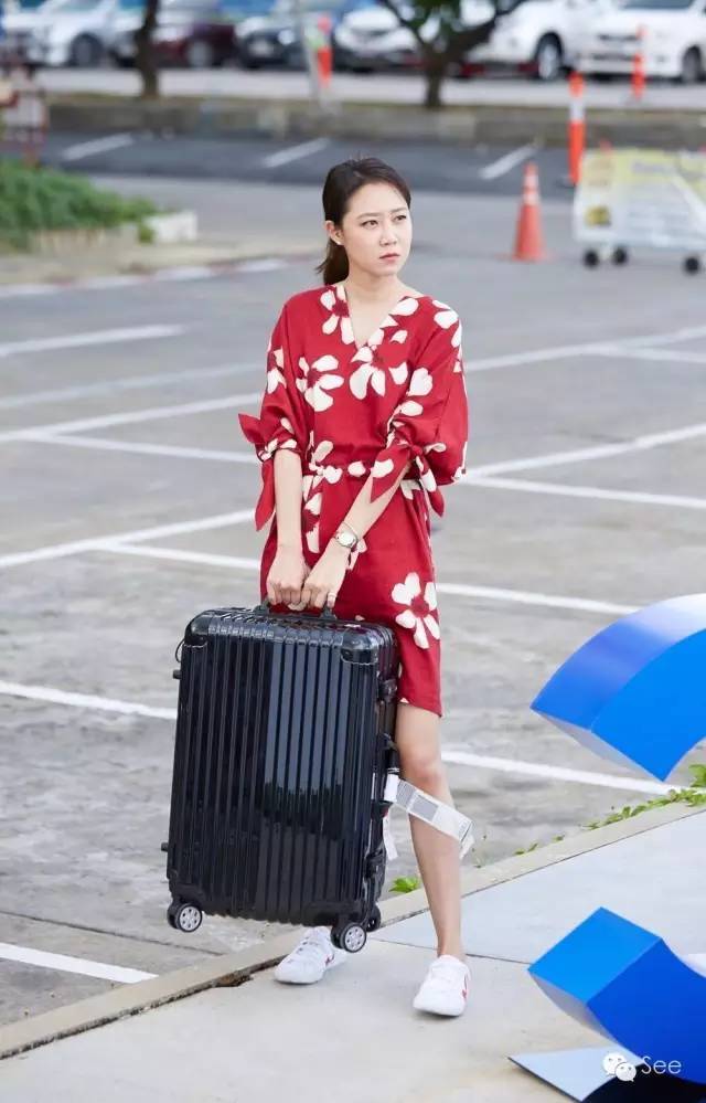 小众不撞款，秋天小白鞋从这10双里挑！