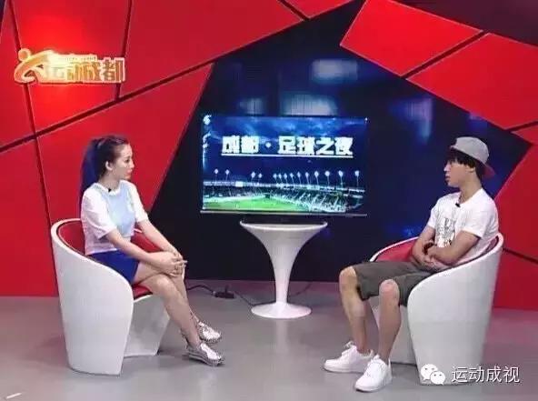 中国足球新星张修维惨遭前国脚粗野蹬踏！他的反应却是.....