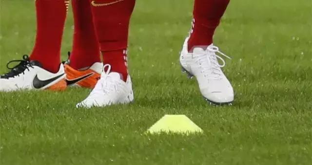 郑智十二强赛,郑智在国家队穿几号球衣