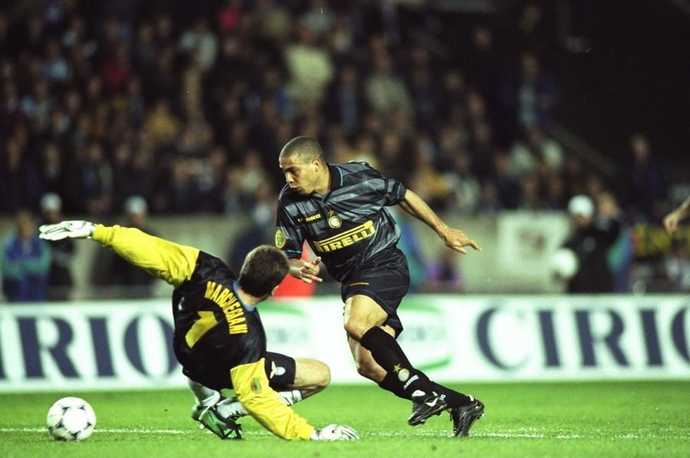 大罗钟摆过人世界杯,世界足球十大巨星大罗