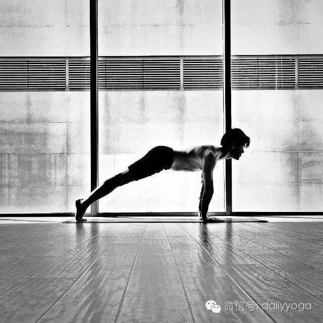 山式是瑜伽最基础体式,基础好看的瑜伽体式