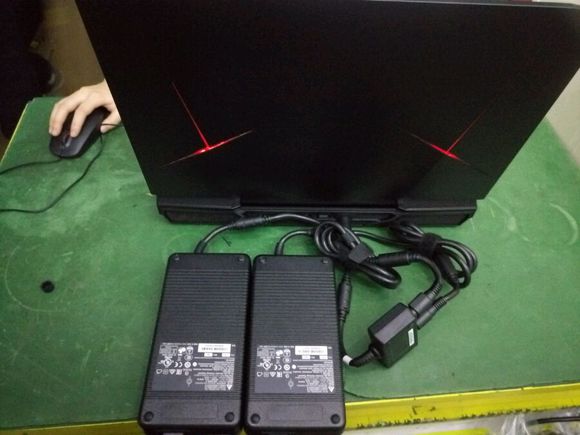 这一刀价值过万！用了够吹一年的牛，直播土豪拆机神舟本