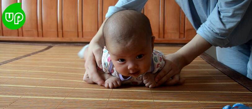 宝宝脖子练抬头正确姿势,宝宝练抬头会伤到颈椎吗