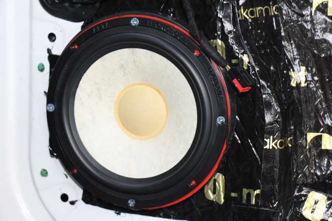 金湾区福特翼虎汽车音响改装,深圳汽车音响改装罗湖