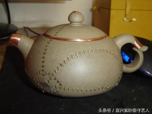 夜壶碎了一地怎么办,养好的壶还能再用开水煮吗