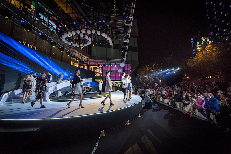 今日消费资讯：成都仁恒置地六周年、《太阳的后裔》成为首尔国际电视节大赢家