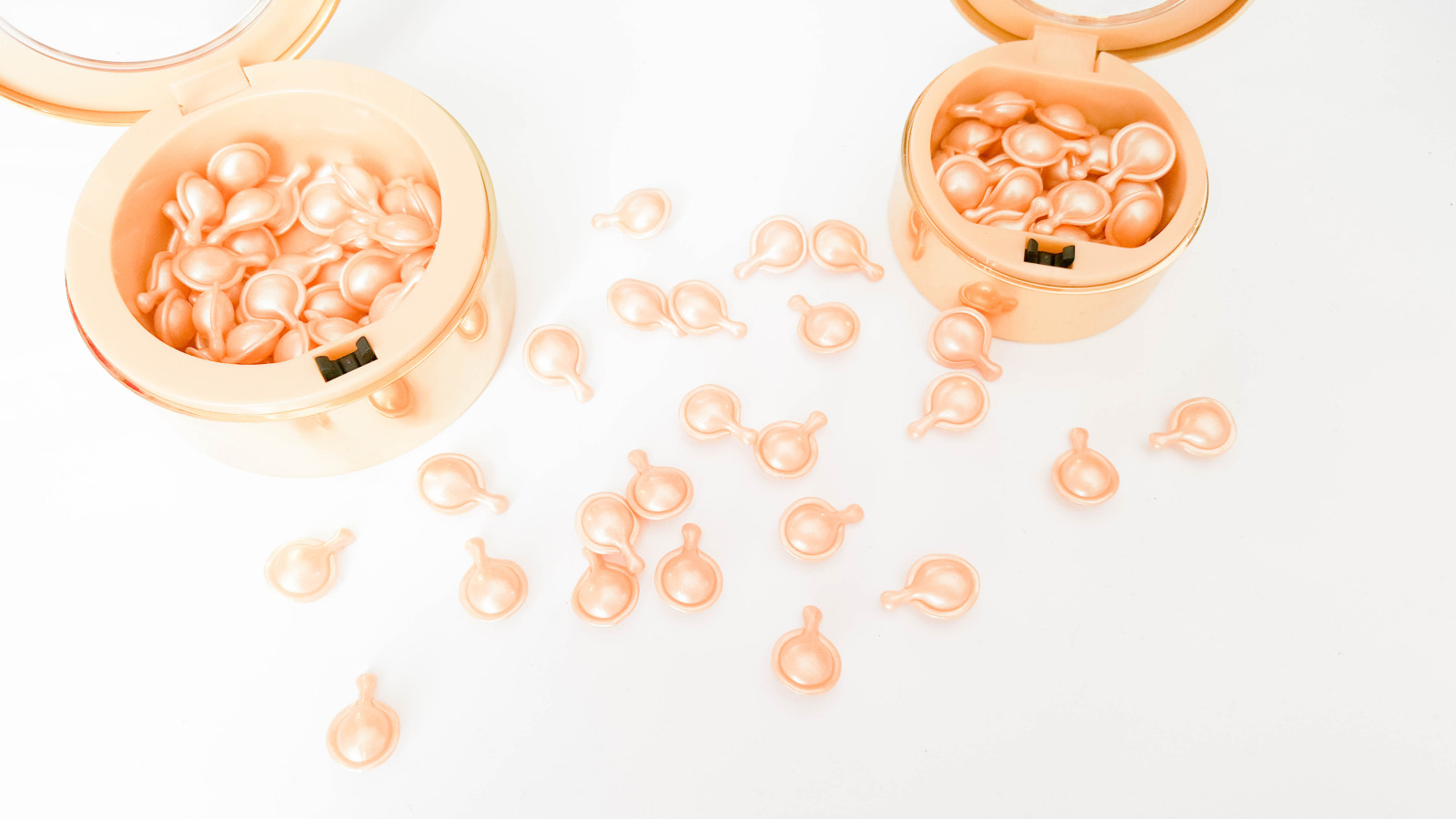 眼周有细纹用什么眼霜,护理眼周先用眼精华还是先用眼霜