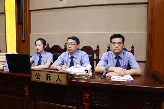 人大代表评议特大假冒注册商标,上海销售假冒商标罪最新案例