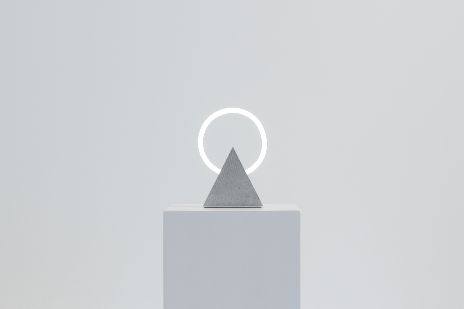 意式极简能凸显出高级感的灯,便宜又好看的极简灯