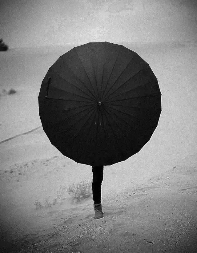 神思远丨少女有一些神性，不近人世肢体完美