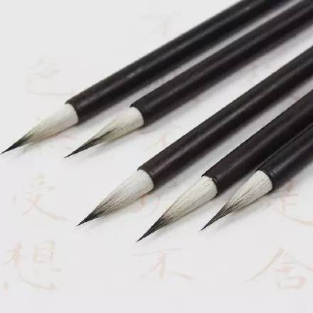 毛笔用完需要彻底清洗干净嘛,怎样清洗毛笔才是正确的