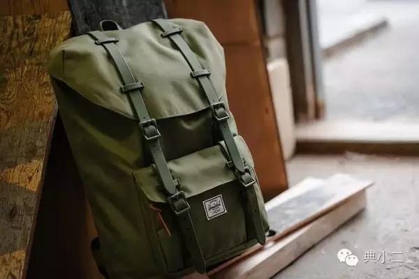 时髦双肩包大容量单肩双肩两用,轻便可爱双肩包