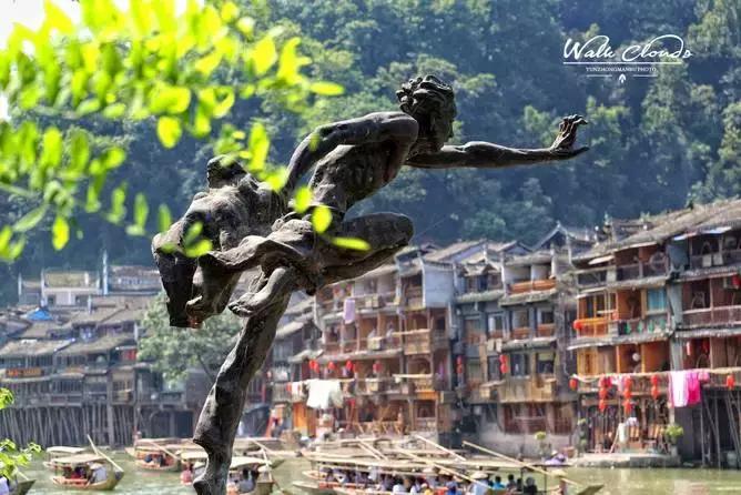 湘西古老而神秘的地方,曾经古老的湖南湘西苗寨