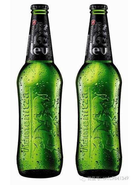 女友要颗玻璃种帝王绿戒指,穷小子竟然用啤酒瓶底做出来了。