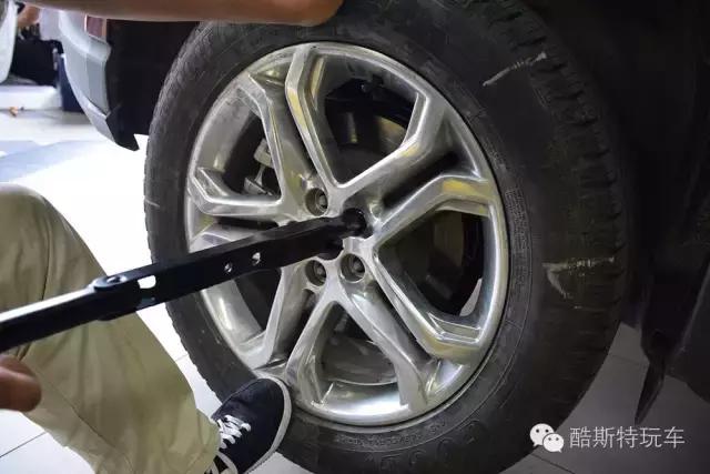 福特锐界的换轮胎教程,福特锐界更换轮胎推荐