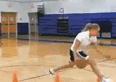 篮球胯下运球教学女生,篮球过人招式教学欧文胯下运球