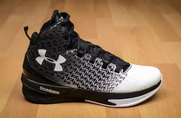 CluchFitDrive测评：UA的实战鞋不只有Curr