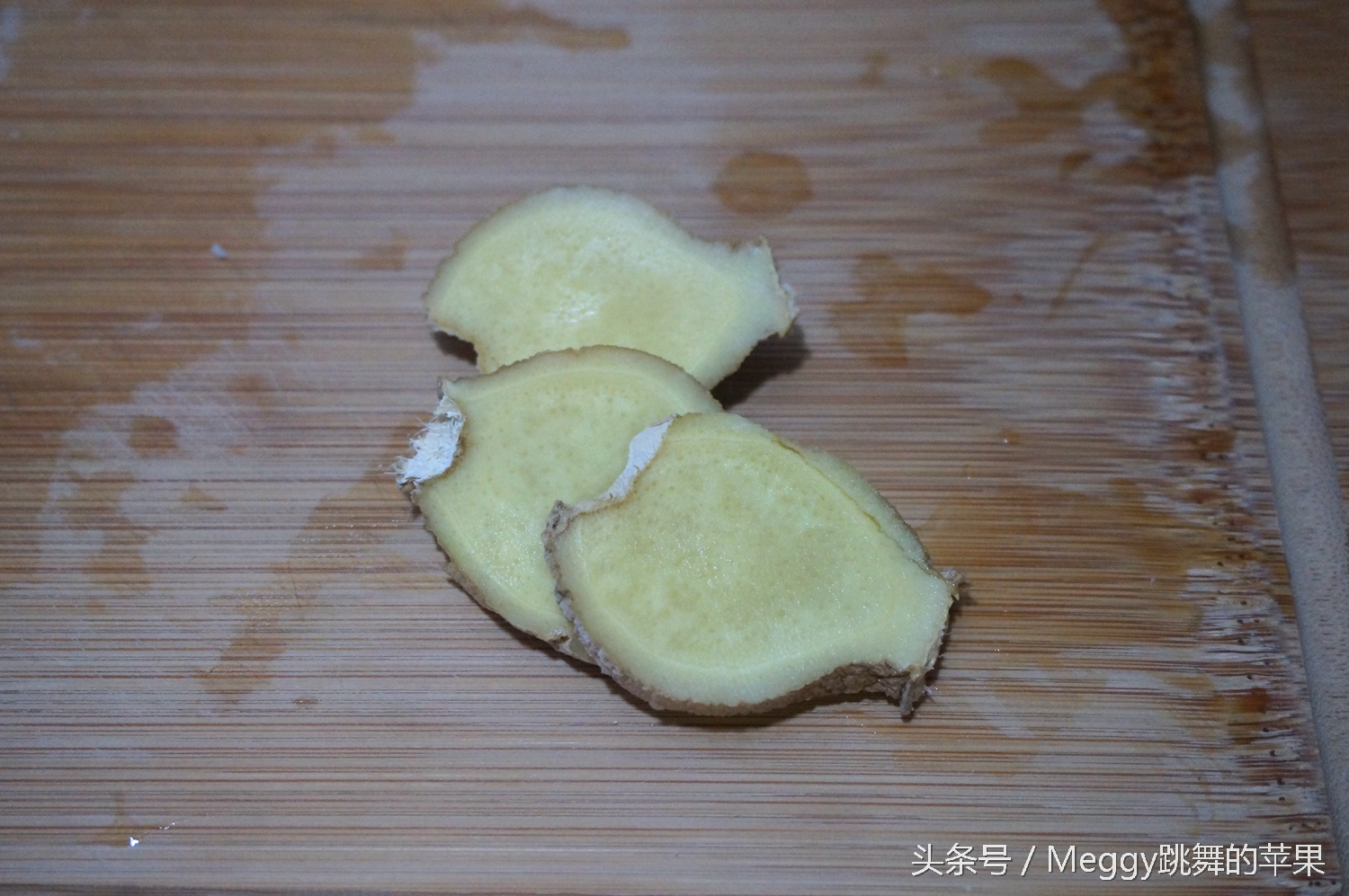 排骨汤放点什么药材有益于恢复,鲜而不腻的排骨汤