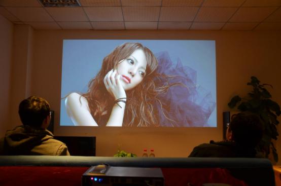 酷乐视s2投影仪led灯泡,酷乐视投影仪s2是多少流明