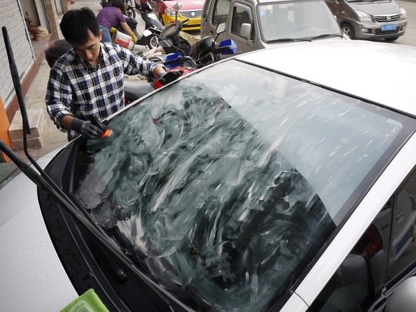 雨季开车眼瞎？老司机真空无打底分享6种「雨敌」购买使用指南