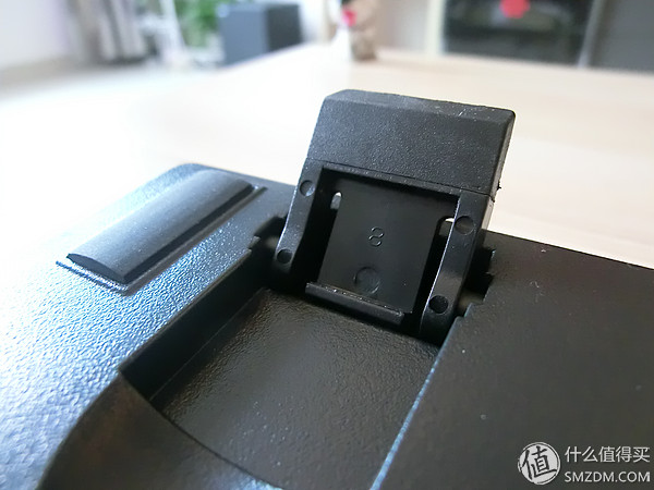 国产轴请继续努力！曜越TteSPORTS波塞冬ZRGB背光机械键盘评测