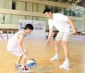 南苏丹维和故事：拯救“总指挥”“鸡毛信”营地捣乱的狒狒