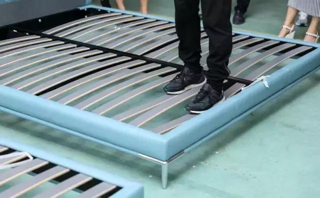 小作坊沙发和品牌店沙发区别,品牌店的杂牌沙发