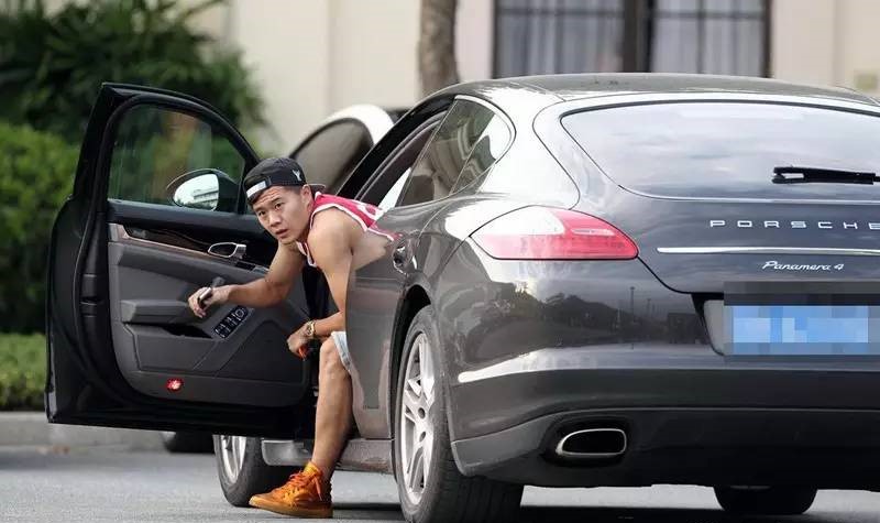 中国足球运动员都开什么车,中国男足球员都开啥车