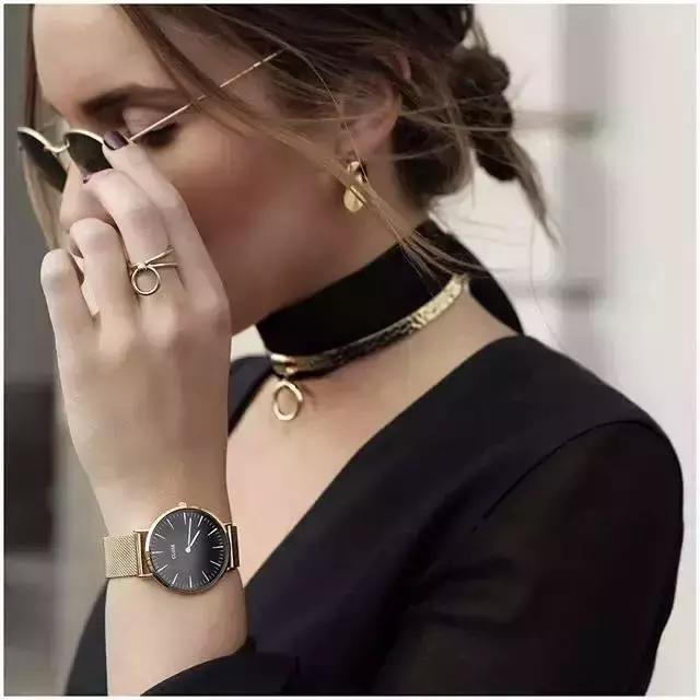 还在省吃俭用买DW手表？看完这篇不换的找我谈谈心!