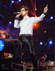 邓紫棋和权志龙GD，到底谁才是站在皮裤界顶峰的王者？