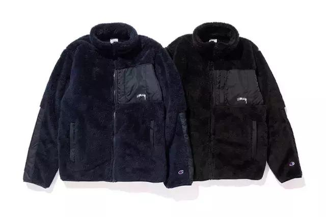 穿了一件特别新的卫衣,穿了一件很喜欢的卫衣