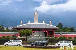 奔驰威霆丐版7座商务车试驾,奔驰威霆v260l试驾