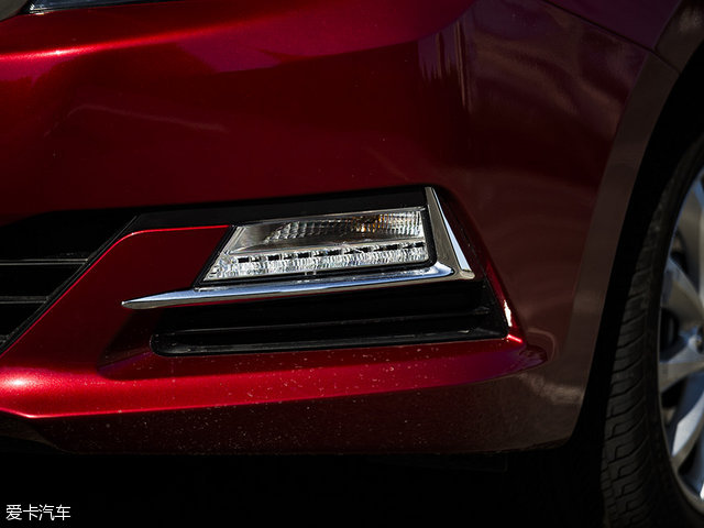 悦翔v71.0t和1.6l对比,悦翔v715款1.6l自动乐享怎么样