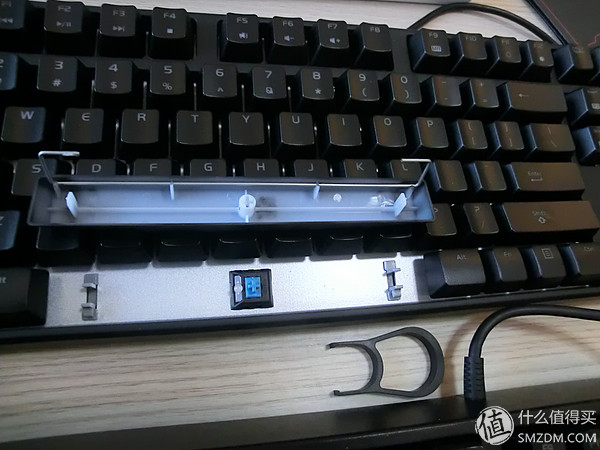 国产轴请继续努力！曜越TteSPORTS波塞冬ZRGB背光机械键盘评测