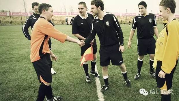 如何成为足球裁判,怎么成为足球比赛裁判