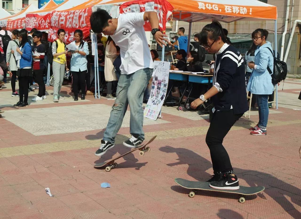 社团纳新时的小活动,社团纳新圆满成功