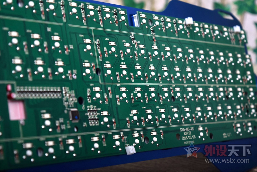 烧友拆解美队也逃不出我的魔掌宜博美队版拆解