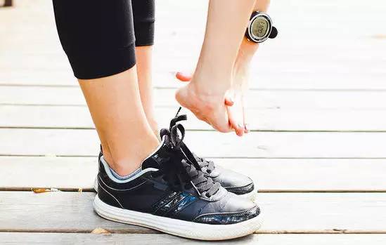 跑后拉伸可以缓解肌肉酸痛吗,跑步后怎么拉伸防止肌肉疼