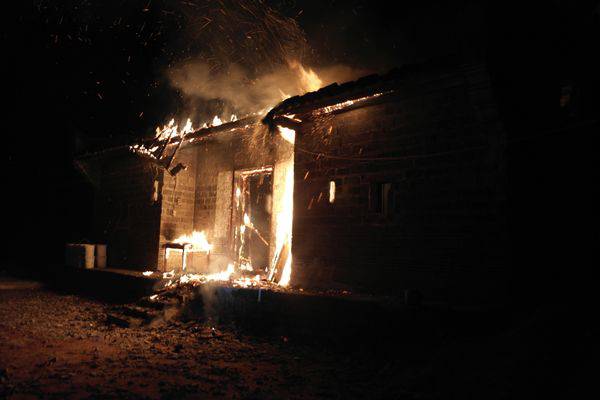 最近寺庙着火事件,寺庙火灾最新消息