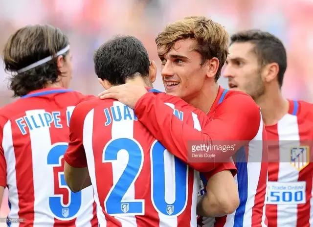 又见大红背球衣!不过马竞这点还是很良心的