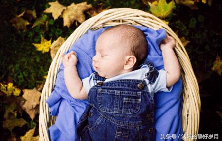 宝宝晒太阳正确方法护眼,宝宝晒太阳的正确时间和方法秋冬
