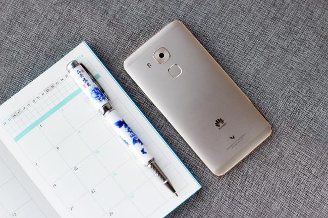 麦芒5高低配外观区分,华为麦芒5有光学防抖吗