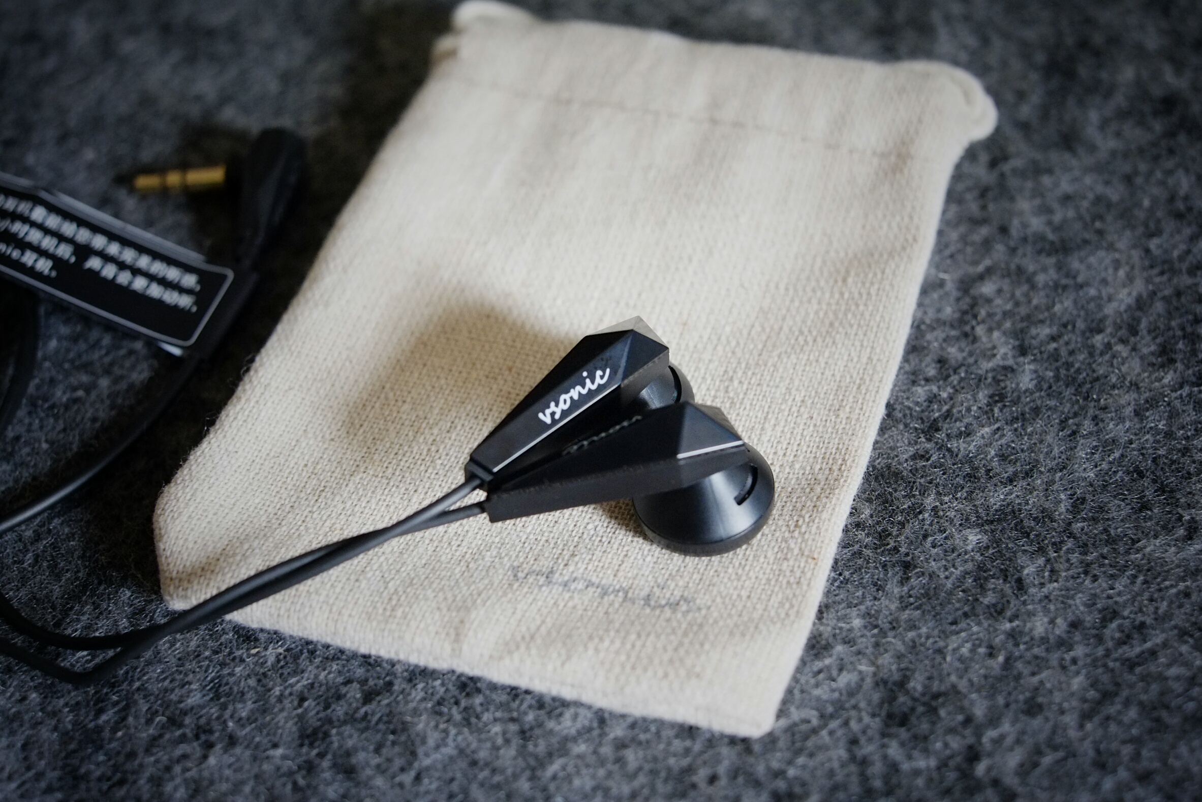 如此成人化的命名，想不到这条国产“睡眠耳机”实际是这样子的