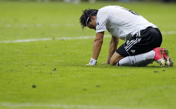 足球名言短句不过10字,关于足球的名言和翻译