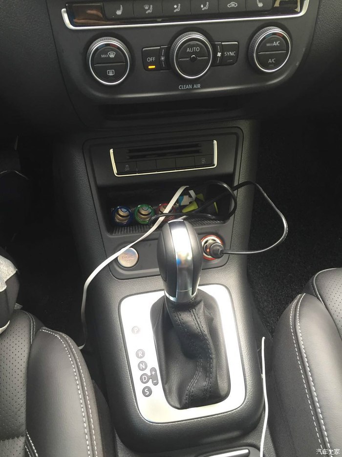 16年大众途观四驱1.8t豪华版指南,14年大众途观豪华版1.8t功能介绍