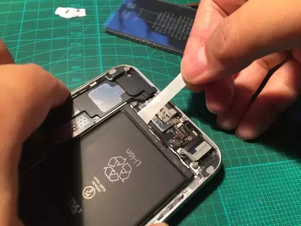 给苹果6s换4000毫安电池,iphone6plus更换电池