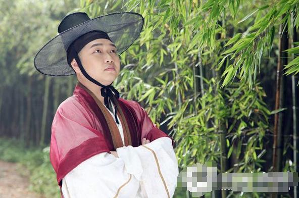 周星驰功夫中的酱爆跳舞的场景,周星驰功夫中的眼神