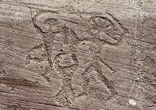 意大利卡莫尼卡山谷岩刻万年前太空人