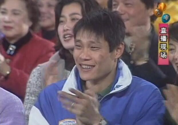 宋丹丹赵本山春晚调侃中国足球,赵本山小品调侃国足是哪一年